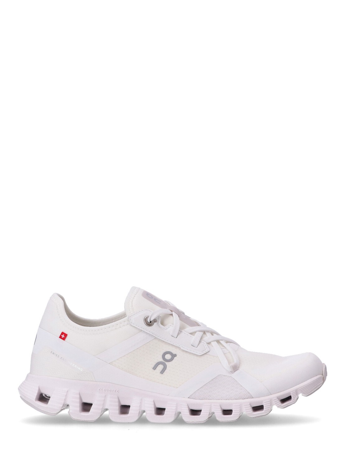 Sneaker on running sneaker woman cloud x 3 ad 3wd30301743 undyed white white talla 36
 
