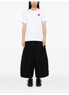 comme des garçons play camiseta hombre shirt emblem x rhinestone - axt801051 white red