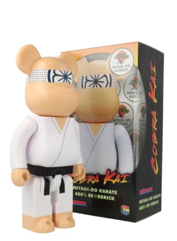 bearbrick decoracion unisexbearbrick 400% cobra kai miyagi-do karate - med1063 mu 2