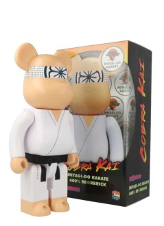 bearbrick decoracion unisexbearbrick 400% cobra kai miyagi-do karate - med1063 mu