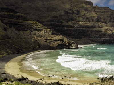 El Caletón Blanco, a paradise of white sand in Lanzarote