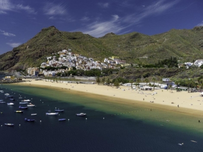 Las Teresitas, the most iconic beach in Santa Cruz de Tenerife