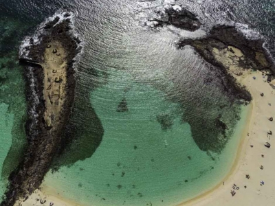 La Concha, una playa con arrecife en forma de herradura en Fuerteventura